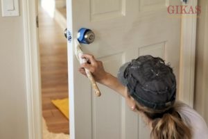 How to Paint a Room in Your House